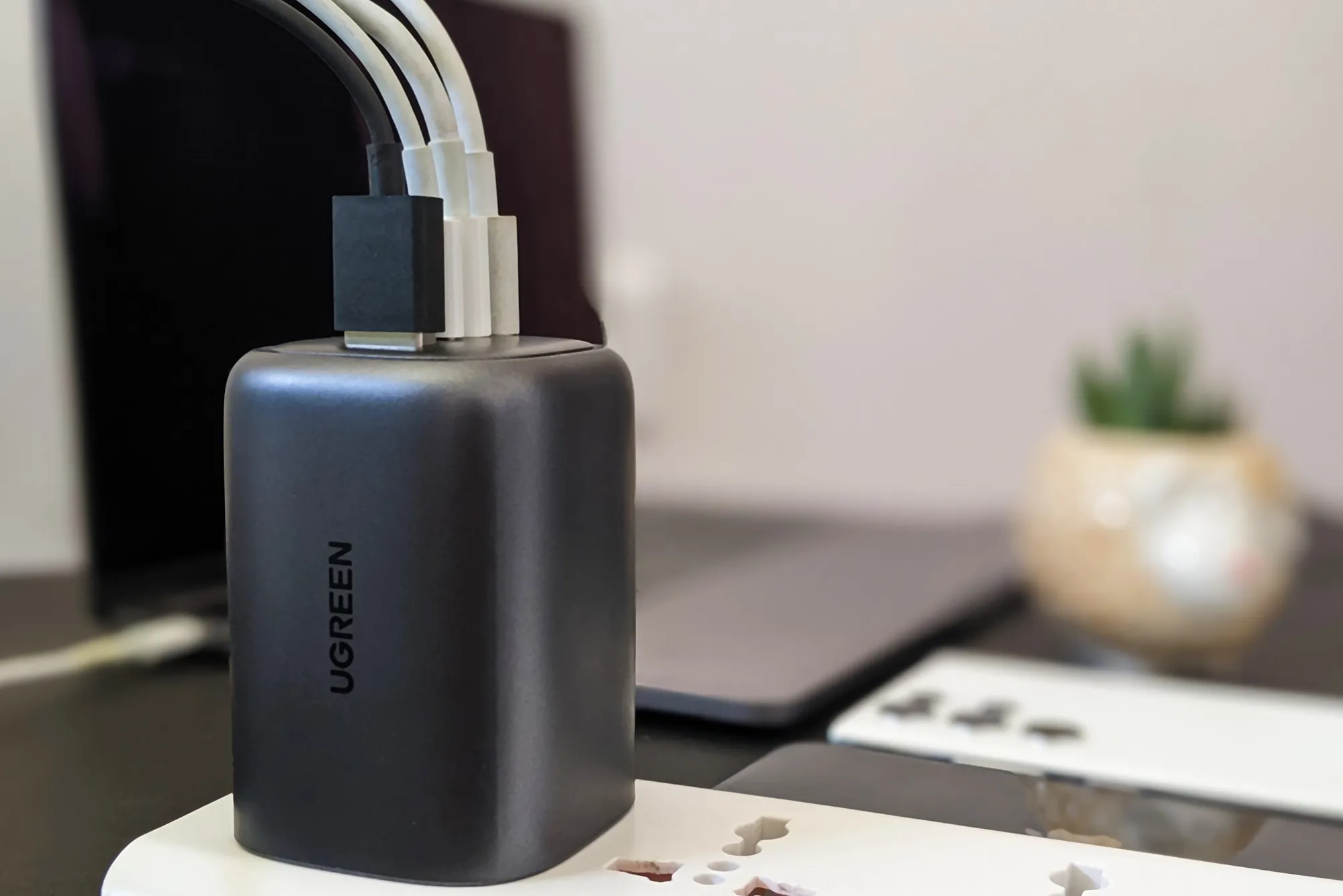 Unlock the Power of USB Fast Charging with Huntkey's 100W GaN Fast Charger