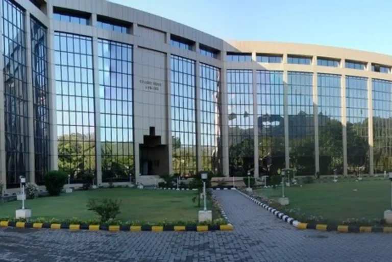 Things to Consider Before Joining Dhanote IT Park Software House