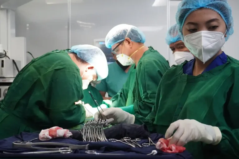 هل يمكن للجراحة أن تمنحك صدرًا بمظهر أكثر رجولة؟